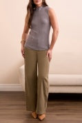 TEXTURED SLEEVELESS MOCK NECK TOP