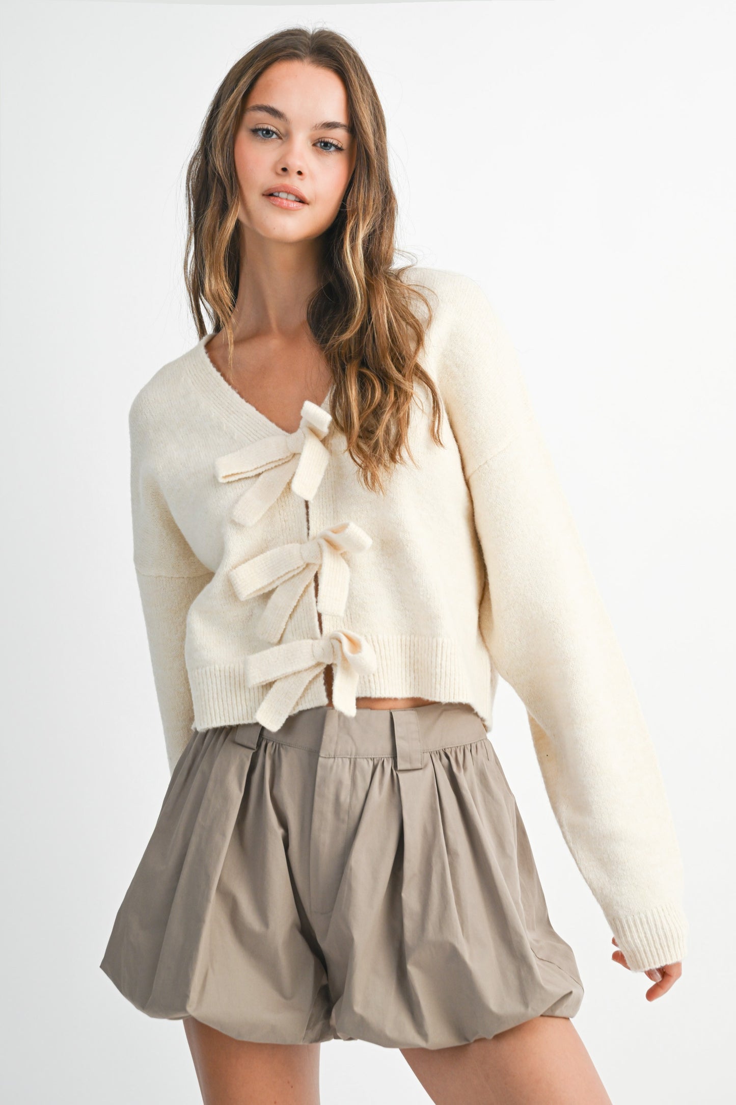 BOWS IN SUCH SWEATER TOP