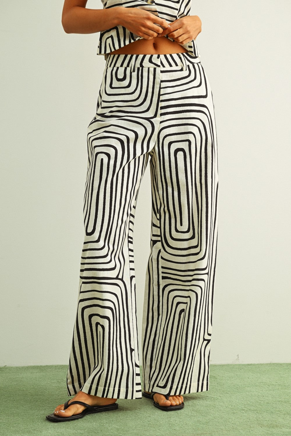 Grid Print Wide Leg Trouser