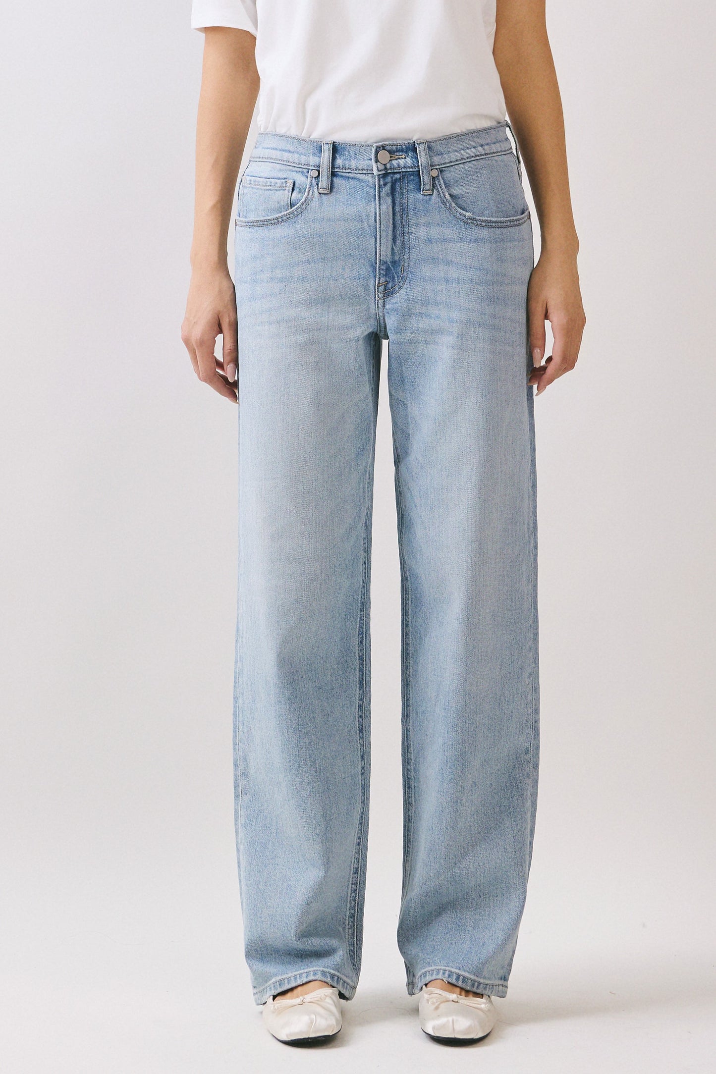 Atria Mid Rise Relaxed Baggy Straight