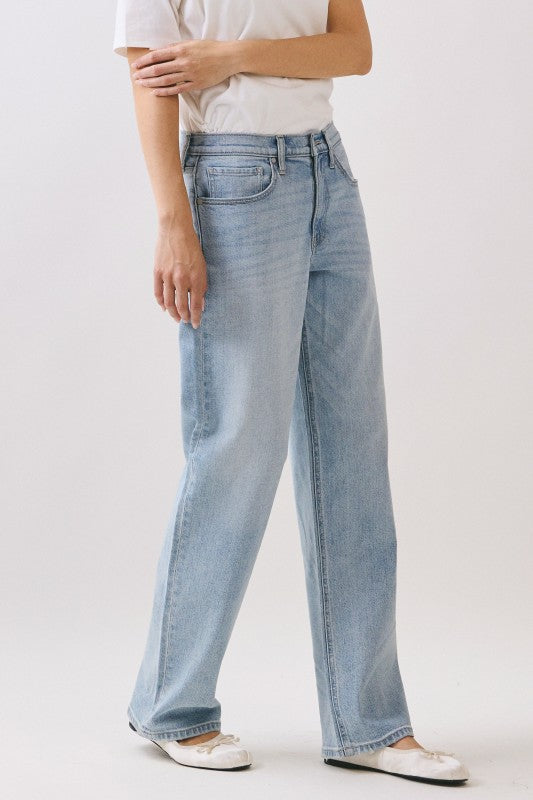 Atria Mid Rise Relaxed Baggy Straight