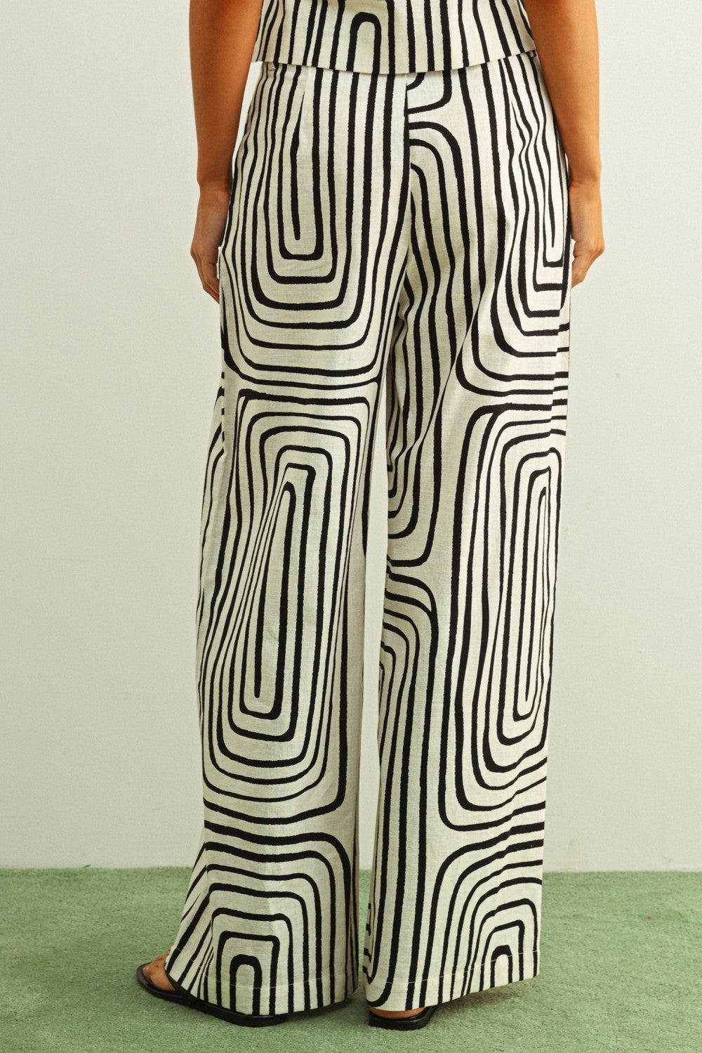 Grid Print Wide Leg Trouser