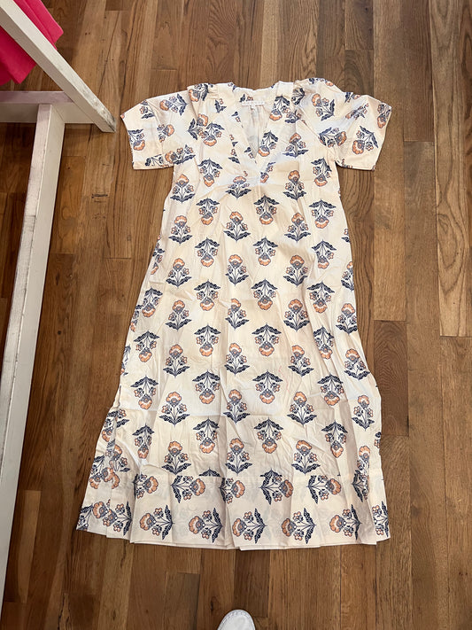 VINTAGE FLORAL VNECK SIGNATURE MAXI DRESS